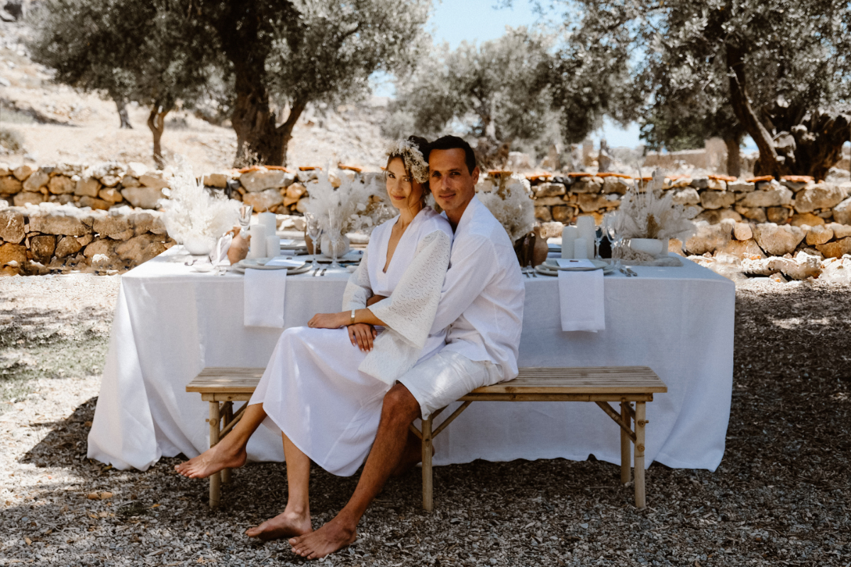 How to Plan a Monochromatic Mediterranean Wedding - Eventions